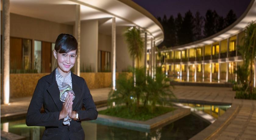 Hotel Neo+ Green Savana Sentul City Bogor Esterno foto