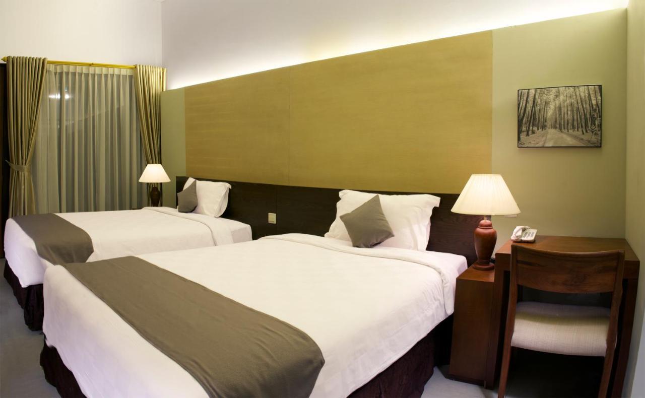 Hotel Neo+ Green Savana Sentul City Bogor Esterno foto