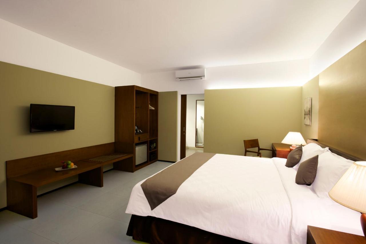 Hotel Neo+ Green Savana Sentul City Bogor Esterno foto
