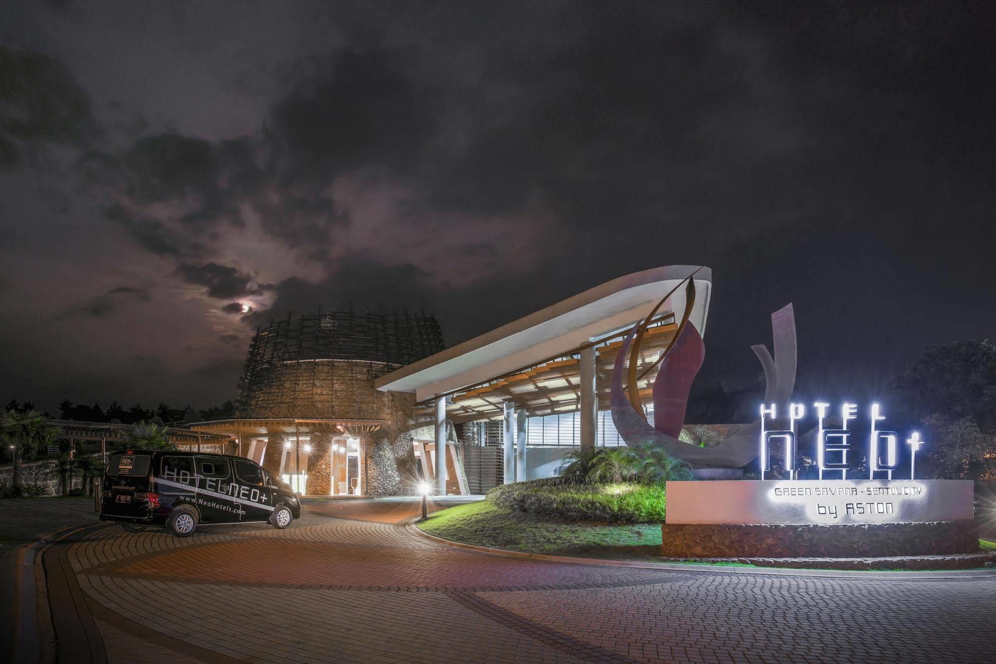 Hotel Neo+ Green Savana Sentul City Bogor Esterno foto